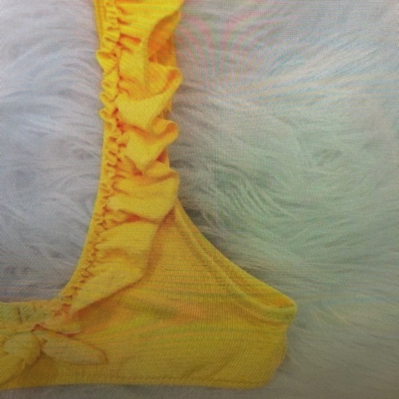 Yellow Ruffled Bikini Set - Picture 3 of 3